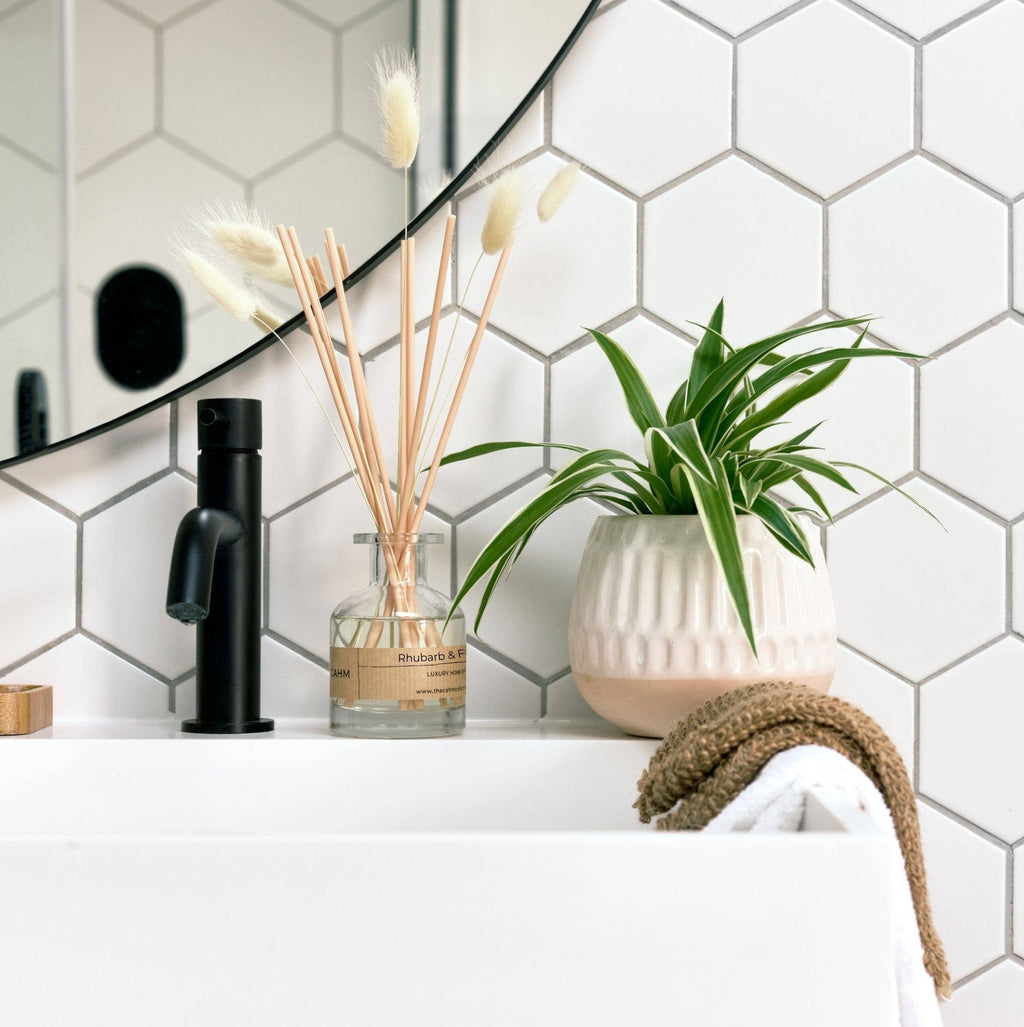 Rhubarb Freesia Clear Reed Diffuser | Luxury Reed Diffusers