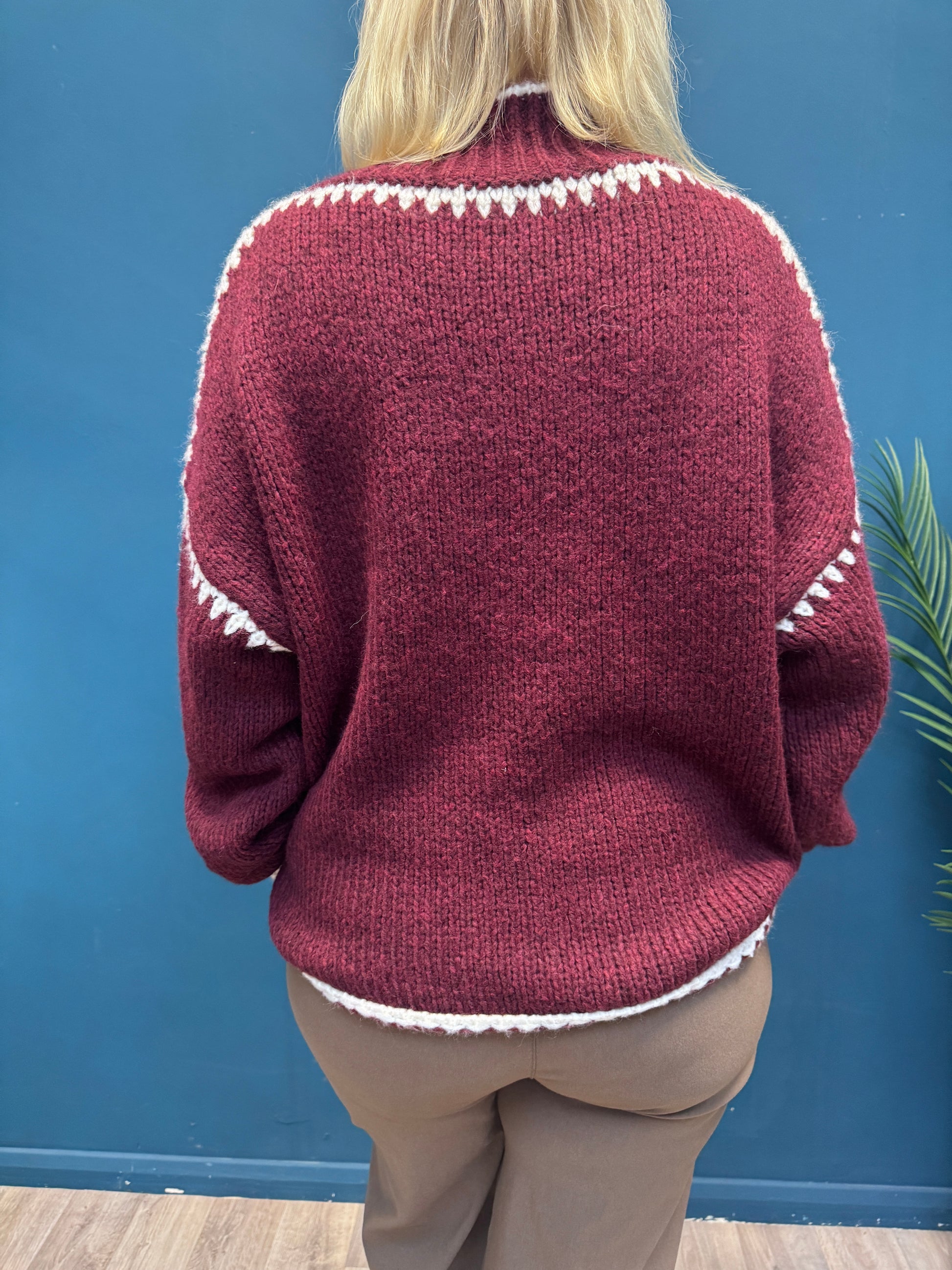 Contrast Edge Jumper Wine
